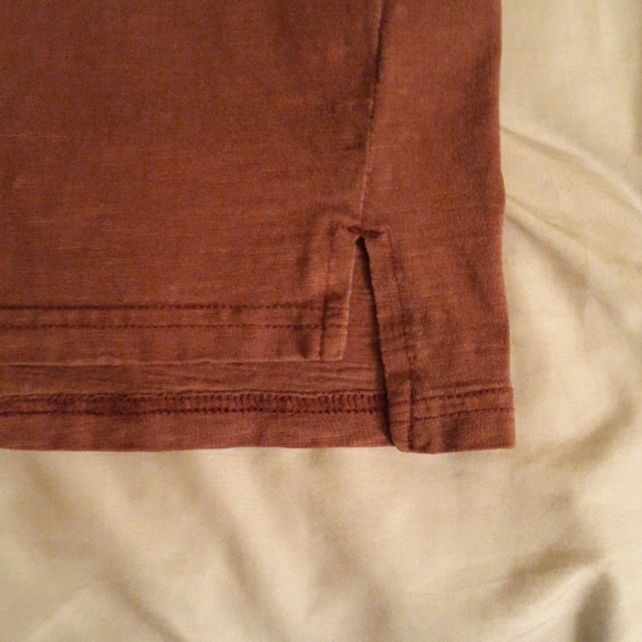 T shirt with buttons - Picture 2 of 2